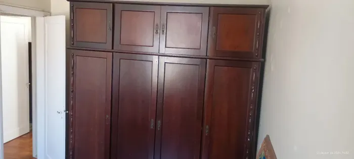 Armário de Madeira Maciça 6 Portas
