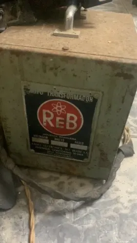 transformador 110v/220v de tensão década de 60 funcioando