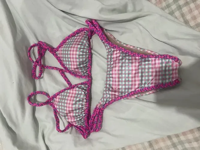 Bikini empina bumbum rosa  quadriculado