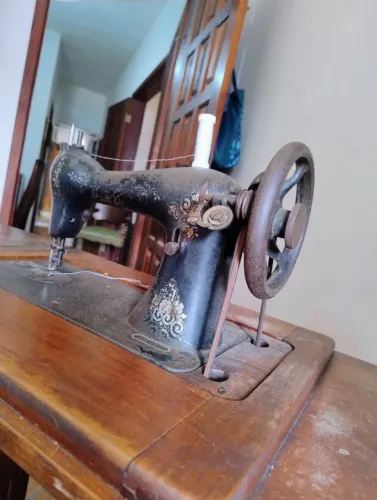 19C_Máquina de costura