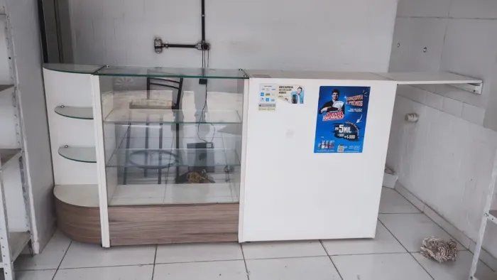 Balcão Expositor com Vidro para Comércio