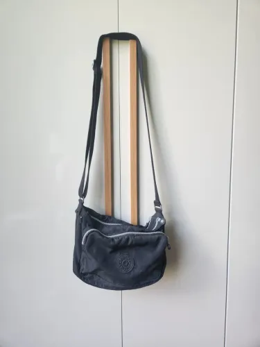 Bolsa transversal preta Kipling 