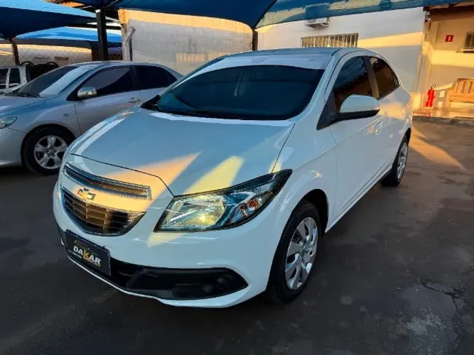 Chevrolet Onix Hatch LT 1.4 8V Flex Power Mec. 4P 2015