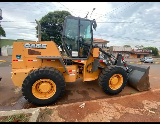 Pá Carregadeira Case W20E Super Conservada