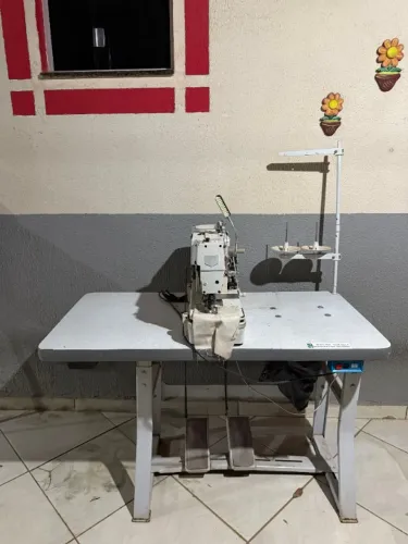 MÁQUINA DE COSTURA CASEADERA