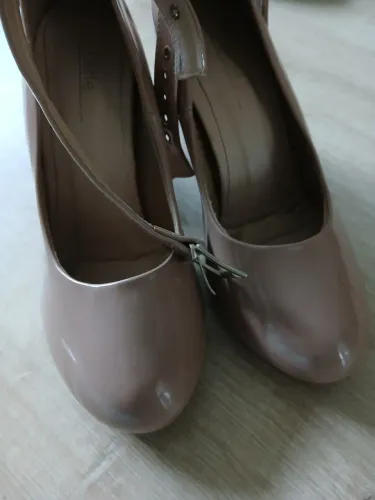 Sapatos de Salto Bege