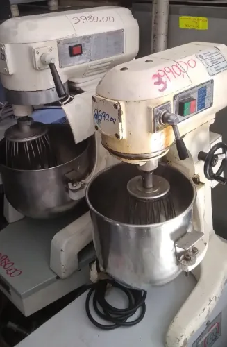 Batedeira 15L e 10L profissional