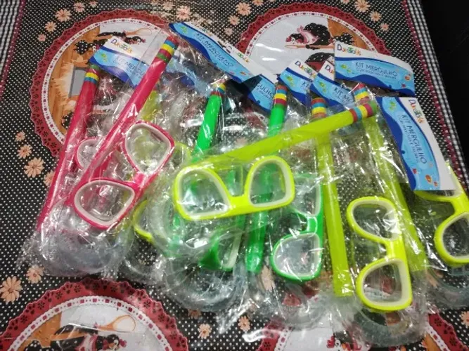 Mascara de mergulho com snorkel novo