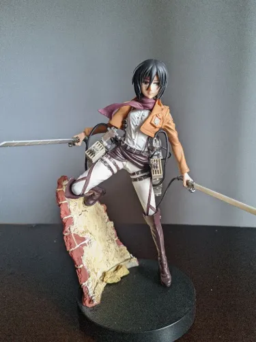 Action figure mikasa ackerman furyu original