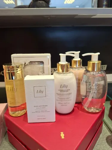 Kit Lily O Boticário - Cabelos e Corpo