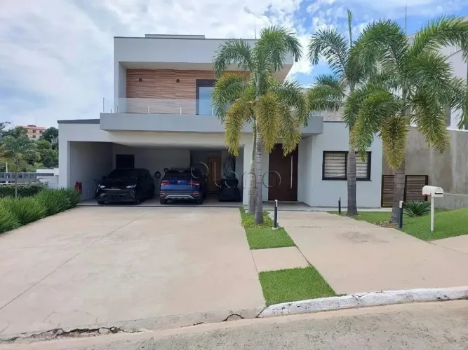 Casa à Venda no Condomínio Terras de Vinhedo, no bairro Bosque.