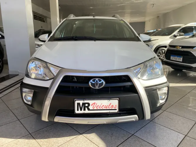 ETIOS CROSS 1.5 2016