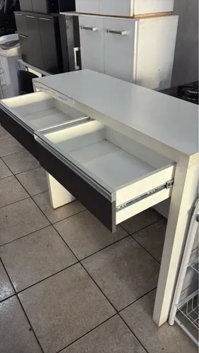 Aparador alto com 2 gavetas 