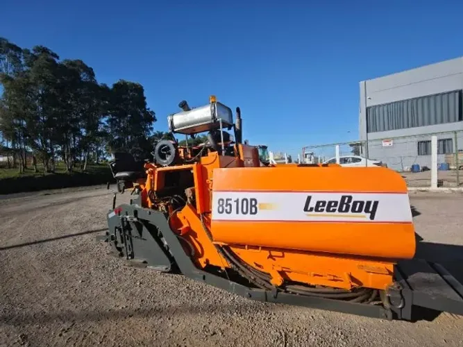 Vibroacabadora Leeboy 8510B, ano 2010