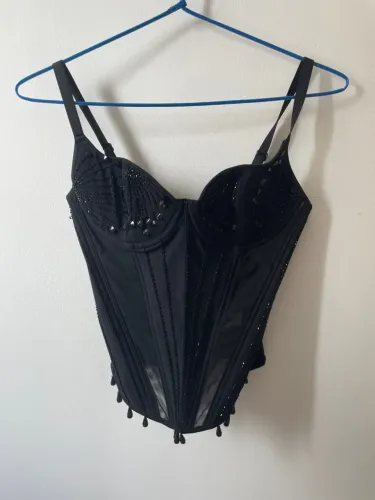 Corset Preto com Detalhes em Pedraria