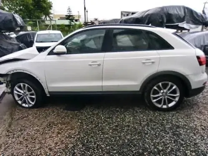 Sucata audi q3 retirada de peças 