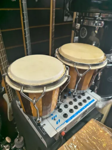 Bongo 6 e 7 polegadas completo ótimo estado 