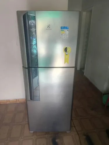 Geladeira Electrolux inox Frost Free 