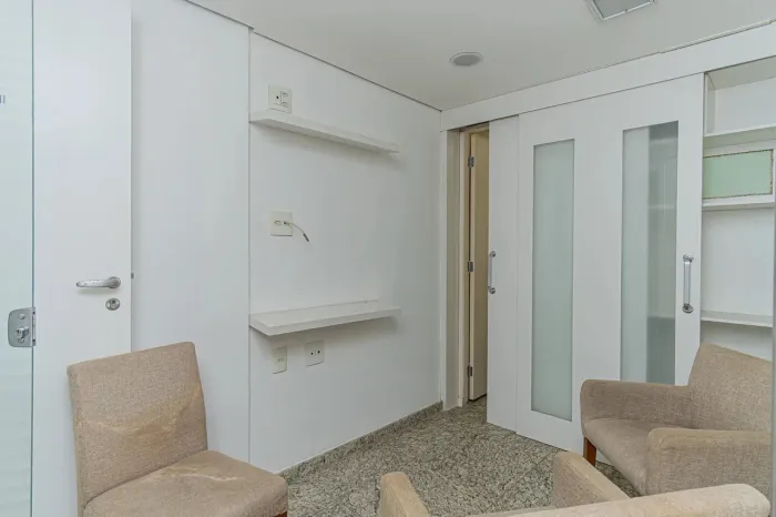 Imóvel para aluguel e venda possui 28 metros quadrados em Liberdade - São Paulo - SP