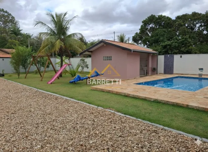 Chácara à venda em Santana, com 211m² de área construída, 2 quartos, piscina, área gourmet