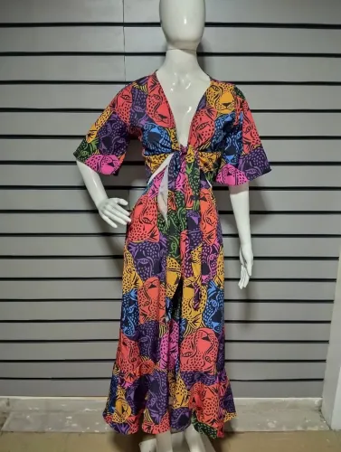Vestido Longo Colorido com Estampa de Leão