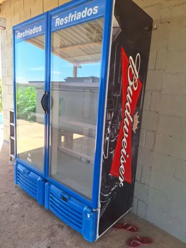 Freezer vertical expositor 