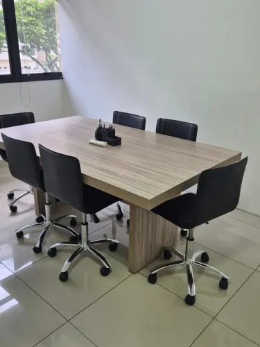 Mesa de reunião para escritório