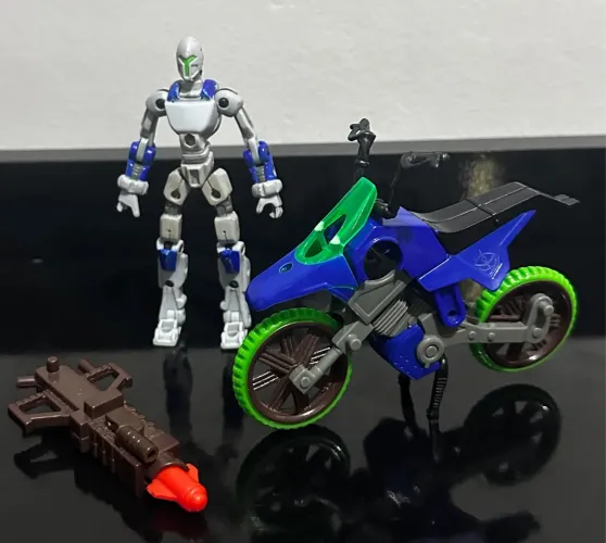 REVs RUMBLEFIST Robô moto