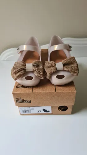 Melissa tamanho 22 - Linda super conservada 