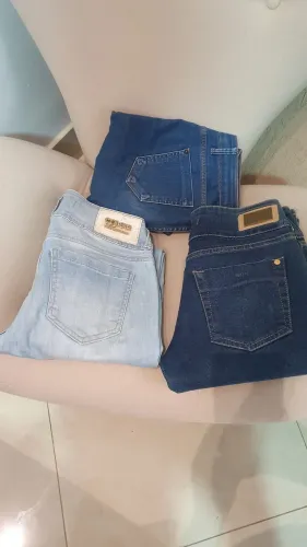 3 Calças Jeans - Tamanho 40