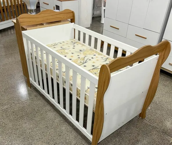 Berço Infantil Moderno Madeira e Branco