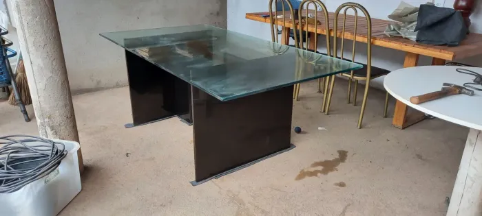 Mesa de jantar com tampo de vidro
