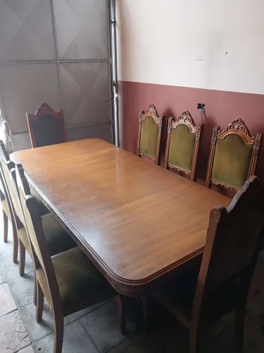Antiga mesa madeira nobre com 8 cadeiras originais 