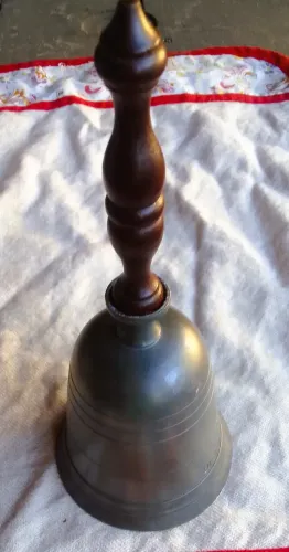 Sino sineta de mão Estanho/Pewter cabo de madeira*