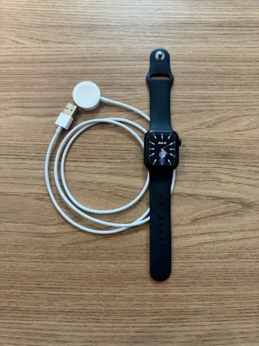 Apple Watch se2 40mm preto em estado de novo