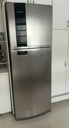 Geladeira Brastemp aço inoxidável 220V extremamente bem conservada.