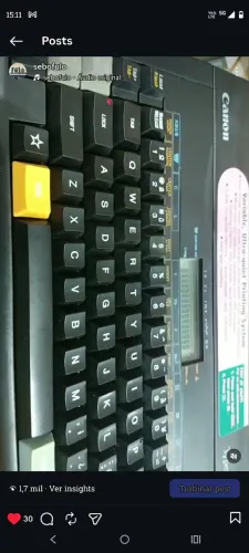 Máquina de escrever digital Canon 