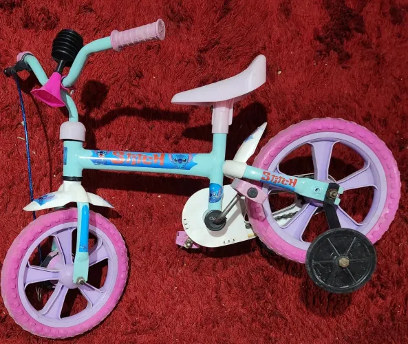 Bicicleta ? infantil aro 12 personagem Lillo &stitch. 