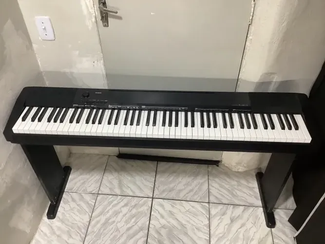 Piano Casio Cdp-135 com compatibiliadade Midi