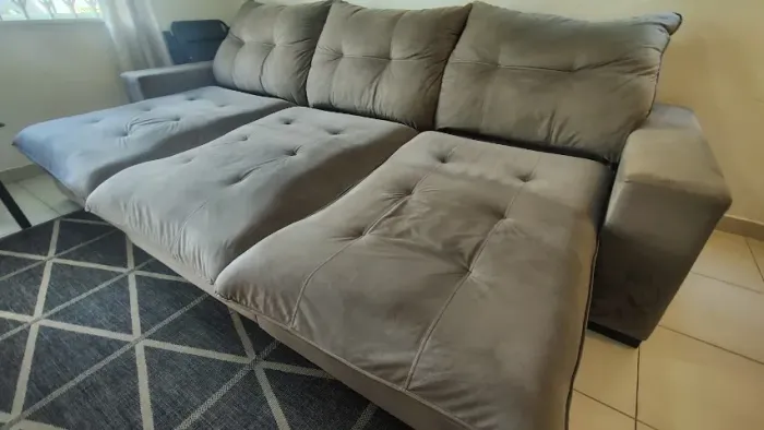 Sofá Retrátil e Reclinável de 3 lugares com 315x109cm