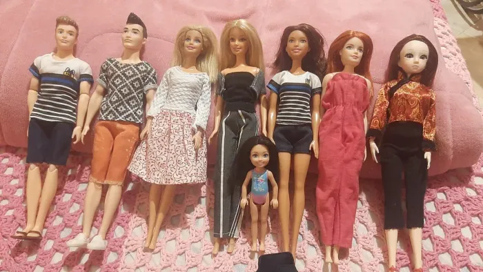 Bonecos Barbie e Ken