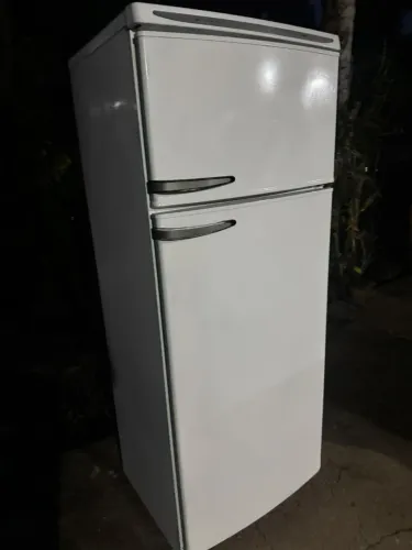 GELADEIRA DÚPLEX 440LTRS TAMANHO GRANDE FUNCIONANDO PERFEITAMENTE