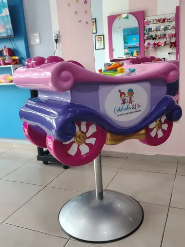 Cadeira carruagem para salão de beleza infantil