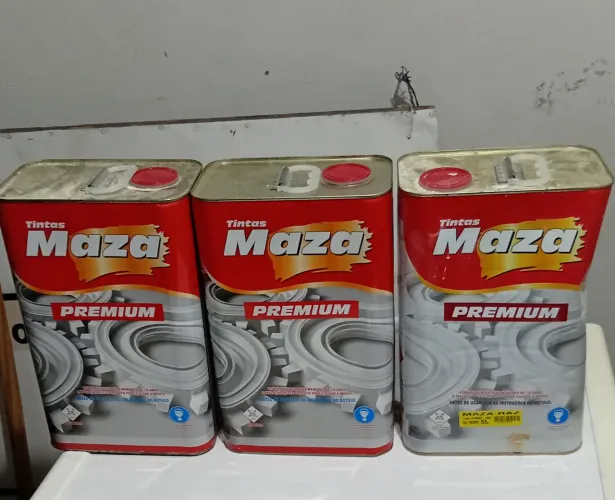 Vende-se 3 galão de solvente, removedor da marca, maza