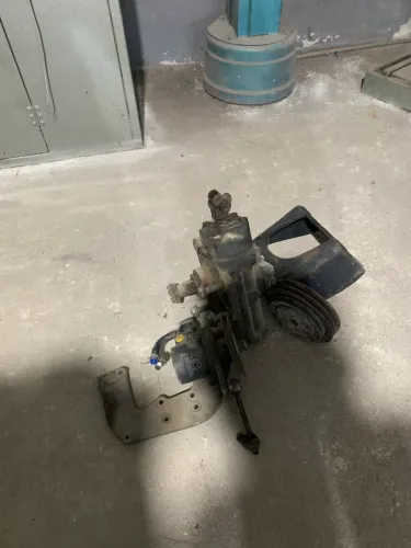 Direção hidráulica da Mercedes 710