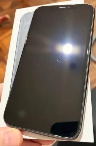 Iphone 11 64 gb com caixa e carregador originais