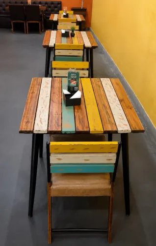 Mesa com 4 cadeiras