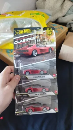 HOTWHEELS FERRARI TESTAROSSA PREMIUM
