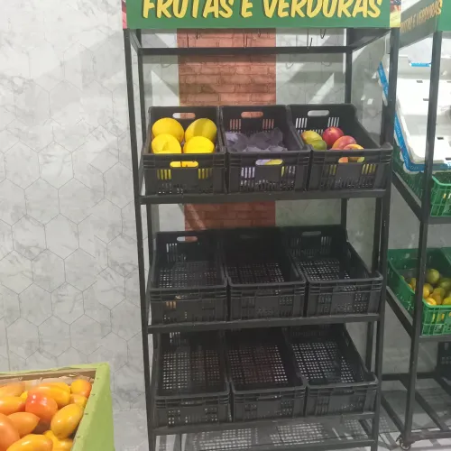 Vendo frutaria em bom estado de conservação *