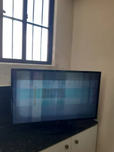 Vendo TV da marca LG de 43 polegadas